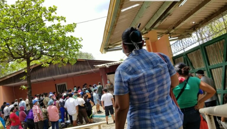 Hospital Alemán Nicaragüense saturada de pacientes con síntomas de COVID-19 / FOTO NICARAGUA ACTUAL