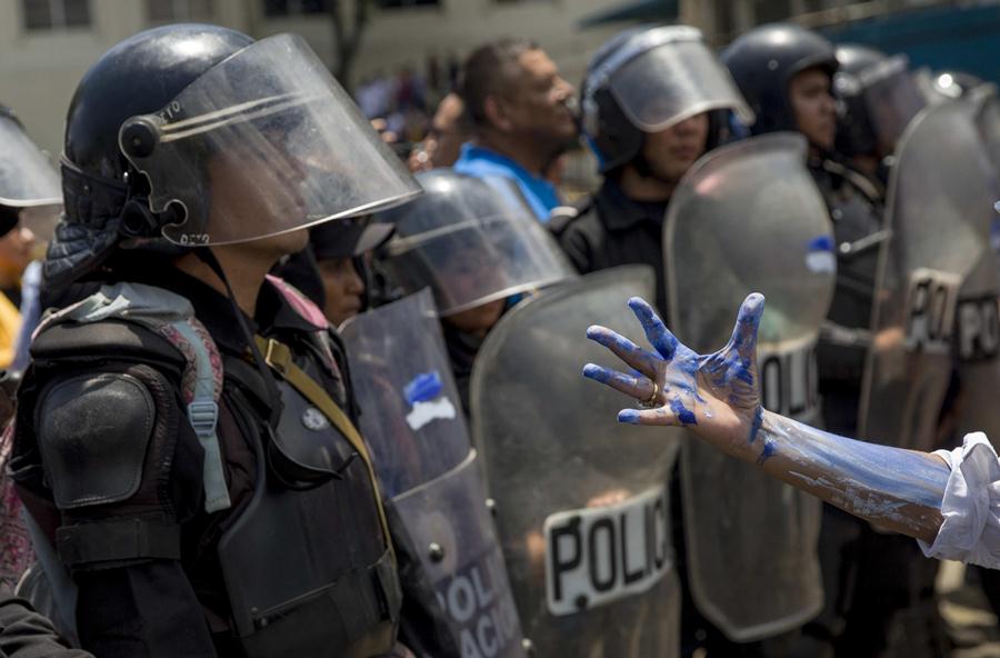 Antimotines fuerza represora empleada contra manifestantes