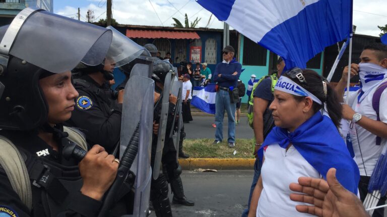 Represión en Nicaragua. Foto Gerall Chávez violencia mujer