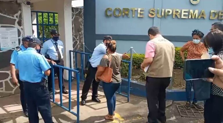 CPDH y ciudadanos intentan interponer recurso de inconstitucionalidad ante ley de Regulación de Agentes Extranjeros