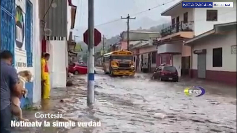 Lluvias y desborde de cause inundan calles y viviendas en Matagalpa