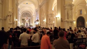 Grito de "Quién Causa tanta alegría" en la catedral de León
