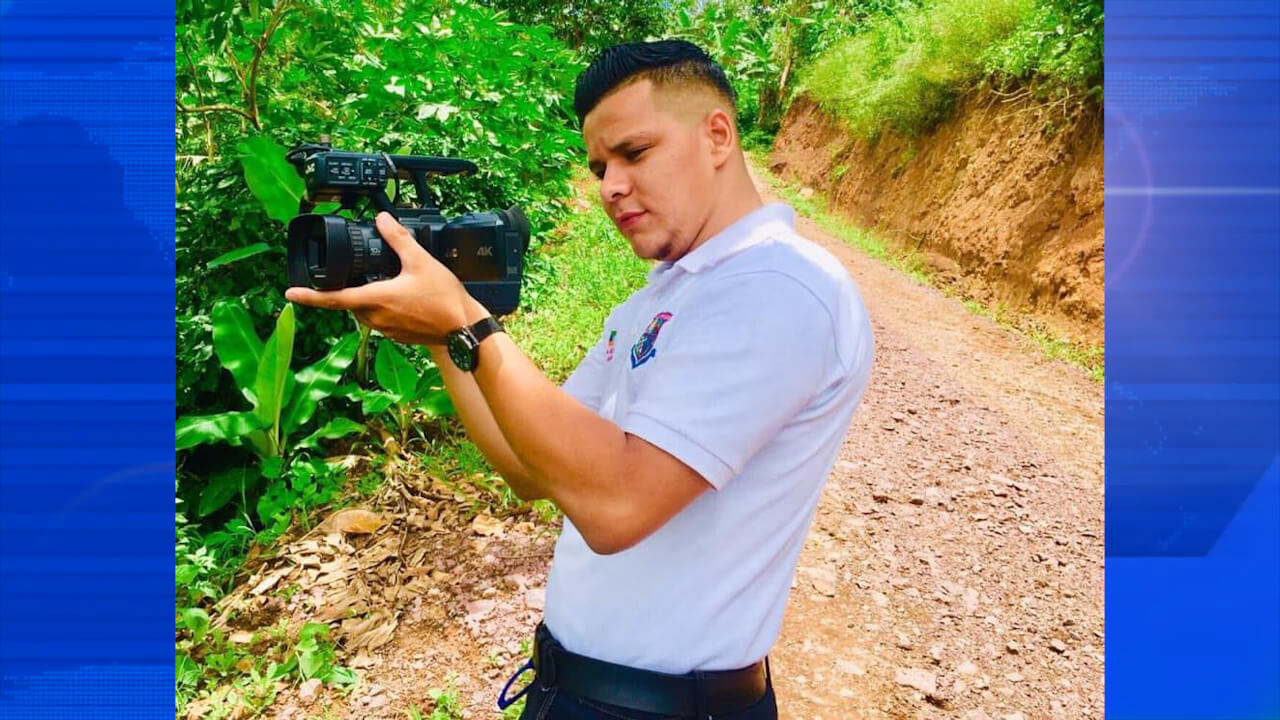 Jacskell Herrera es colaborador del medio digital Nicaragua Actual y al igual que el resto de comunicadores es blanco de agresiones por parte de la policía