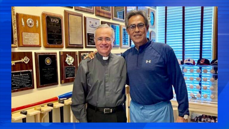 Dennis Martínez y Monseñor Silvio Báez se reúnen.