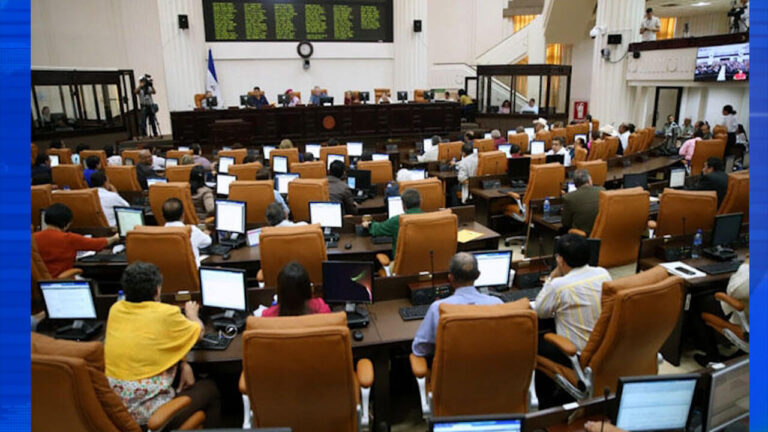 Los opositores discuten la distribución de las diputaciones