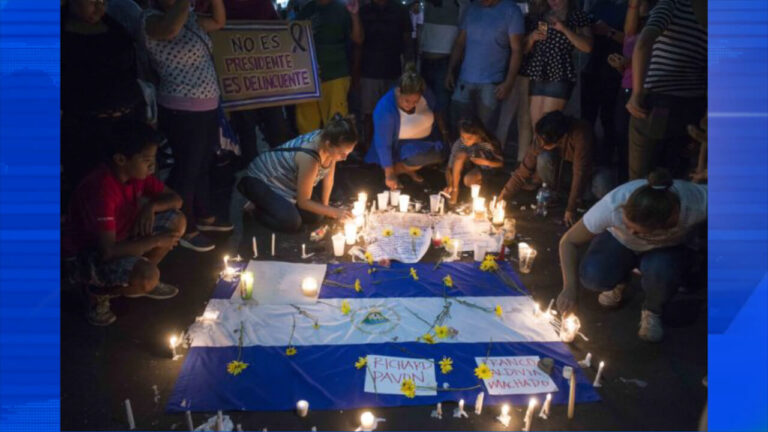 La oposición llama a encender velas en altares y pedir a Dios por la unidad