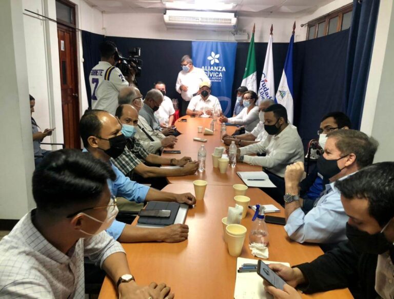 Los bloques opositores están reunidos negociando las reglas de la unidad