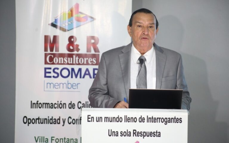 Raul Obregon director de Encuestadora M&R