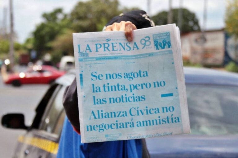 Retienen materia prima de La Prensa Foto Cortesia