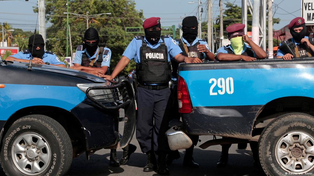 Policías de Ortega