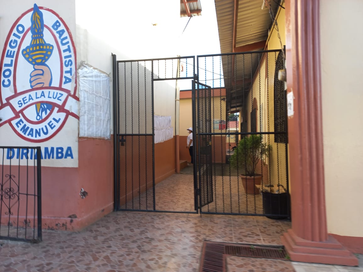Centro de Votación en el Colegio Emanuel en Diriamba, Carazo en horas de la mañana luce vacío NicaraguaActual