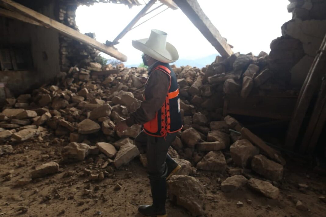 Vivienda colapsa tras terremoto en Peru Foto Cortesía