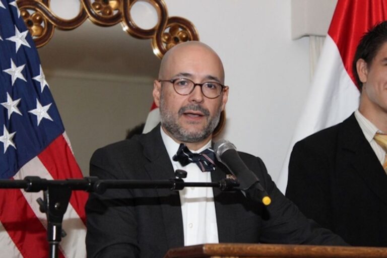 dictadura beneplácito Hugo Rodríguez