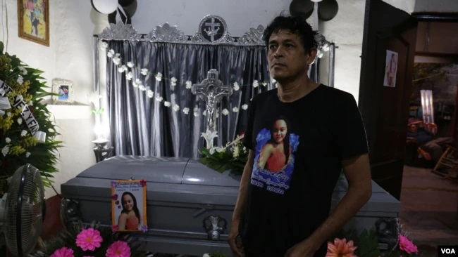 Los restos de la nicaragüense, Gabriela Tatiana Espinoza Pérez, de 33 años, quien murió el 21 de marzo al intentar cruzar el Río Bravo. VOA