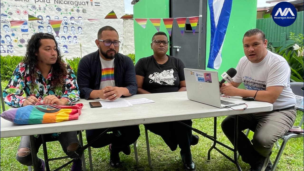 Activistas nicaragüenses de la comunidad LGBTQ en Costa Rica junto a Braulio Abarca del Colectivo de Derechos Humanos Nicaragua Nunca Más