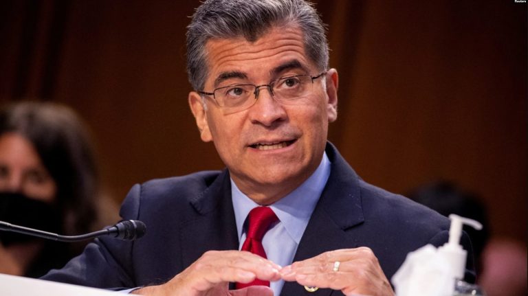 El secretario de Salud y Servicios Humanos, Xavier Becerra, testifica ante la audiencia del Comité Senatorial de Salud, Educación, Trabajo y Pensiones en Capitol Hill en Washington, D.C., EEUU, el 30 de septiembre , 2021.