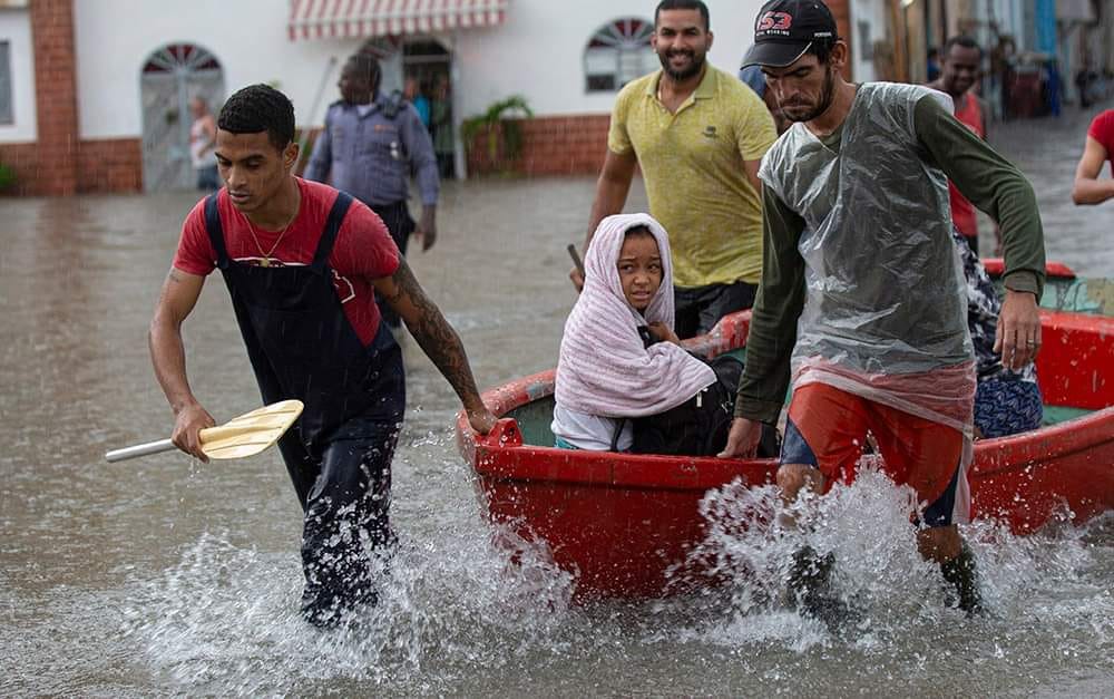 Fuertes lluvias en La Habana Cuba dejan dos personas fallecidas y 40 derrumbes Foto Cortesía CubaDebate