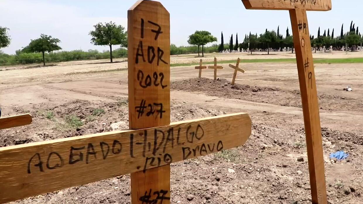 Migrantes ahogados en el Río Bravo que no son identificados son sepultados en cementerios privados de Coahuila México Foto Cortesía Univisión