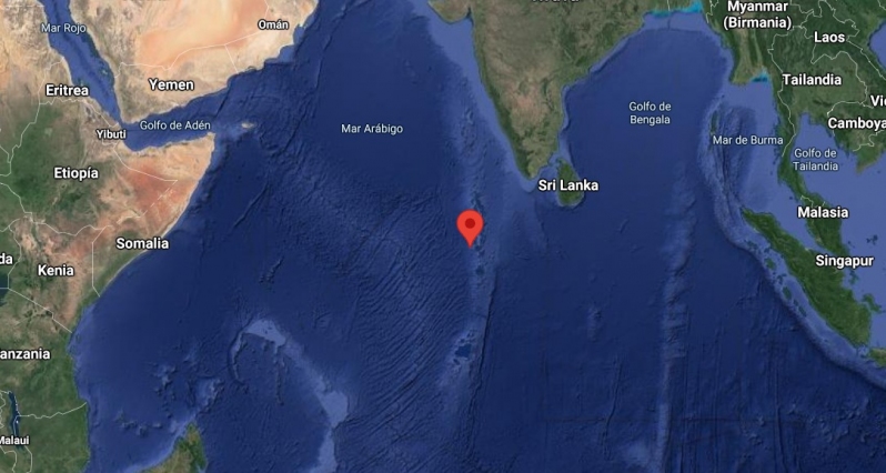 cohete chino fuera de control cae en el oceano indico
