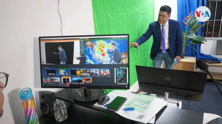 Al menos una veintena de medios de comunicación nicaragüenses están informando desde el exilio en Costa Rica por la persecución Ortega Murillo [Foto Houston Castillo, VOA]