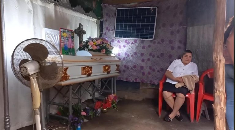 velorio de la niña que falleció ahorcada tras jugar en su cama en jinotega foto cortesía