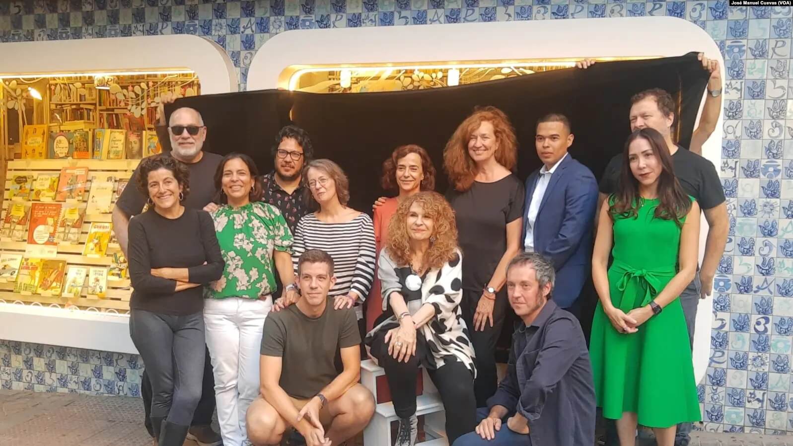 Participantes del Festival Centroamérica Cuenta en Madrid, España, septiembre de 2022.