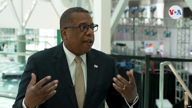 Brian Nichols es el Subsecretario de Estado de la Oficina de Asuntos del Hemisferio Occidental de Estados Unidos expresa su apoyo a la iglesia de Nicaragua en el día de la libertad religiosa