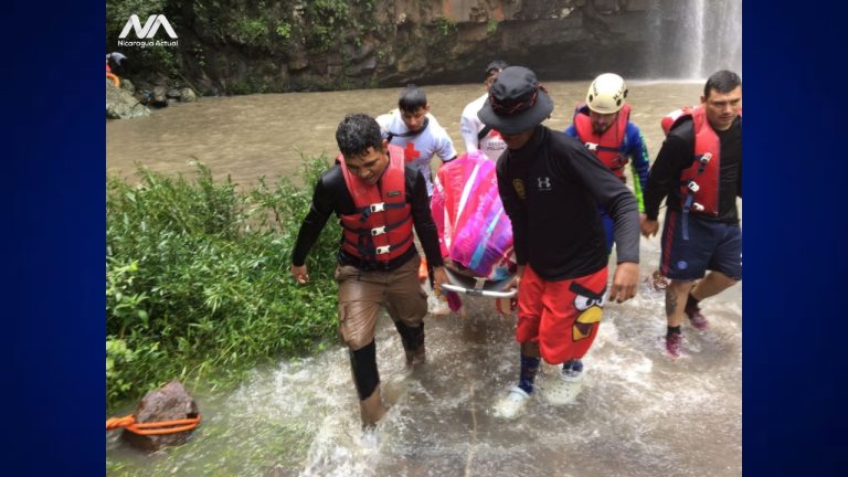 cuerpo sin vida de donald lanuza es recuperado de las aguas del salto la estanzuela en esteli donde perecio ahogado foto cortesia jose enrique ortega