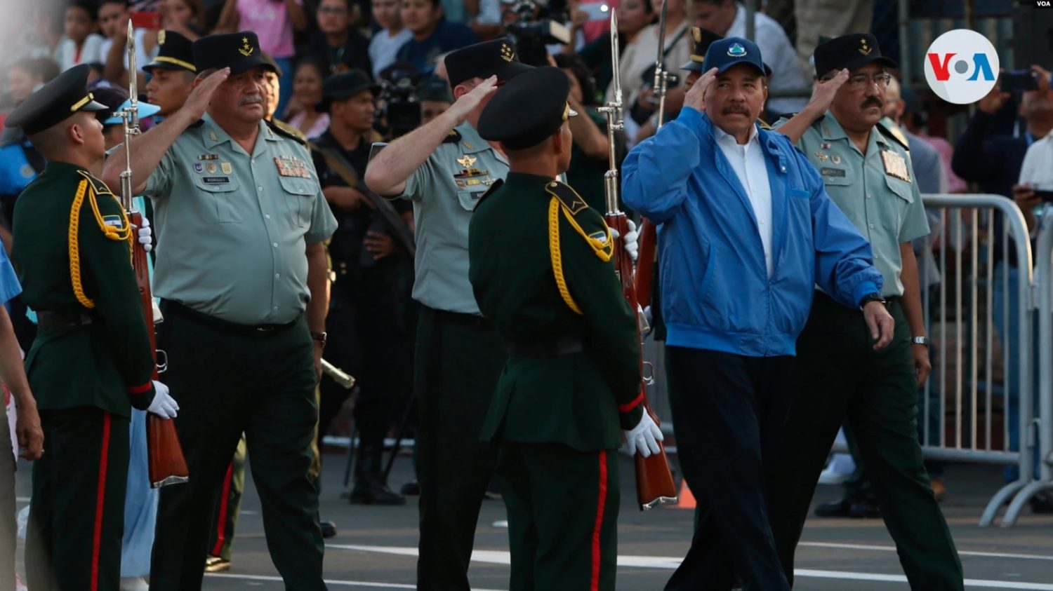 Daniel Ortega asiste a un acto del Ejército de Nicaragua en 2019. [Foto: Voz de América]