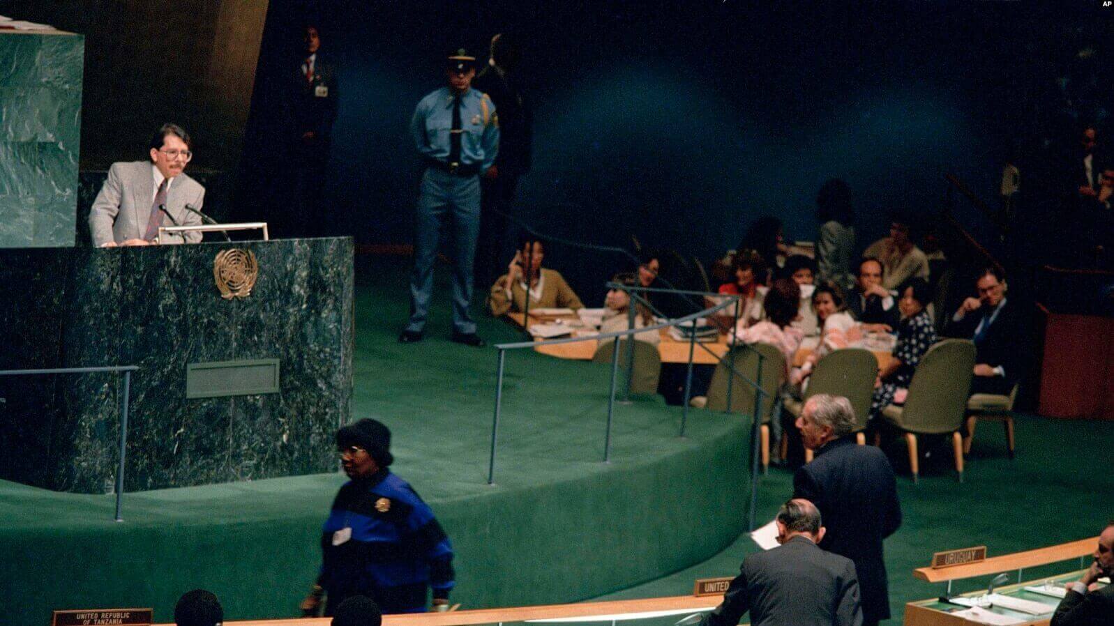 ARCHIVO - El presidente de Nicaragua Daniel Ortega, en las Naciones Unidas el 8 de octubre de 1987. Foto AP/Marty Lederhandler