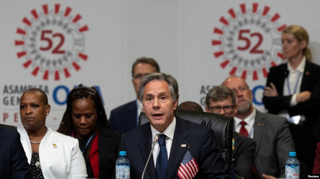 El secretario de Estado de EE. UU., Antony Blinken, habla durante la 52.a Asamblea General de la Organización de los Estados Americanos (OEA) en Lima, el 6 de octubre de 2022.