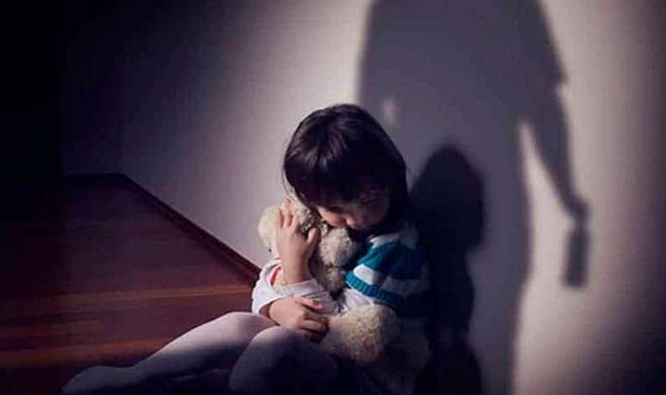 imagen de referencia de abuso sexual a niños Enfermera descubre caso de violación