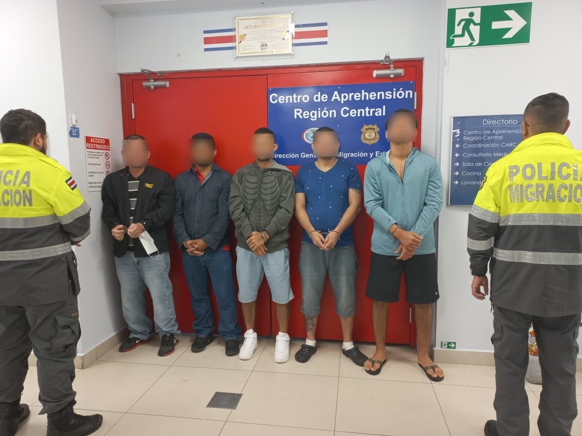 nicaraguenses expulsados de costa rica y entregados a las autoridades de nicaragua foto migracion de costa rica