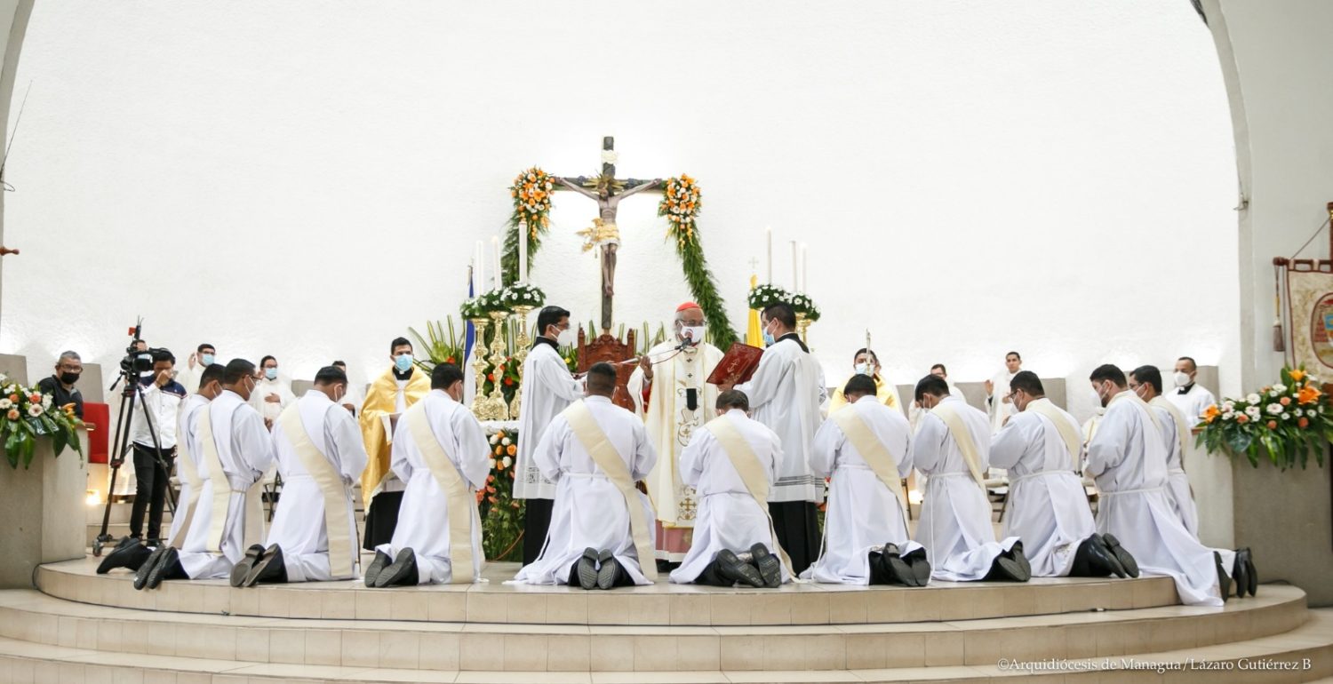 Nuevos sacerdotes católicos en Nicaragua. Foto: Arquidiócesis de Managua.
