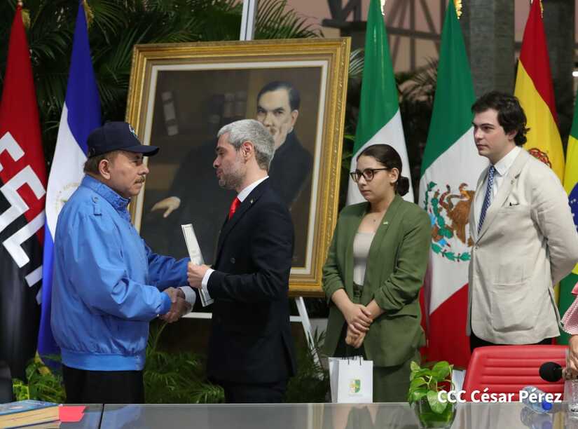 dictador ortega recibe cartas a embajadores
