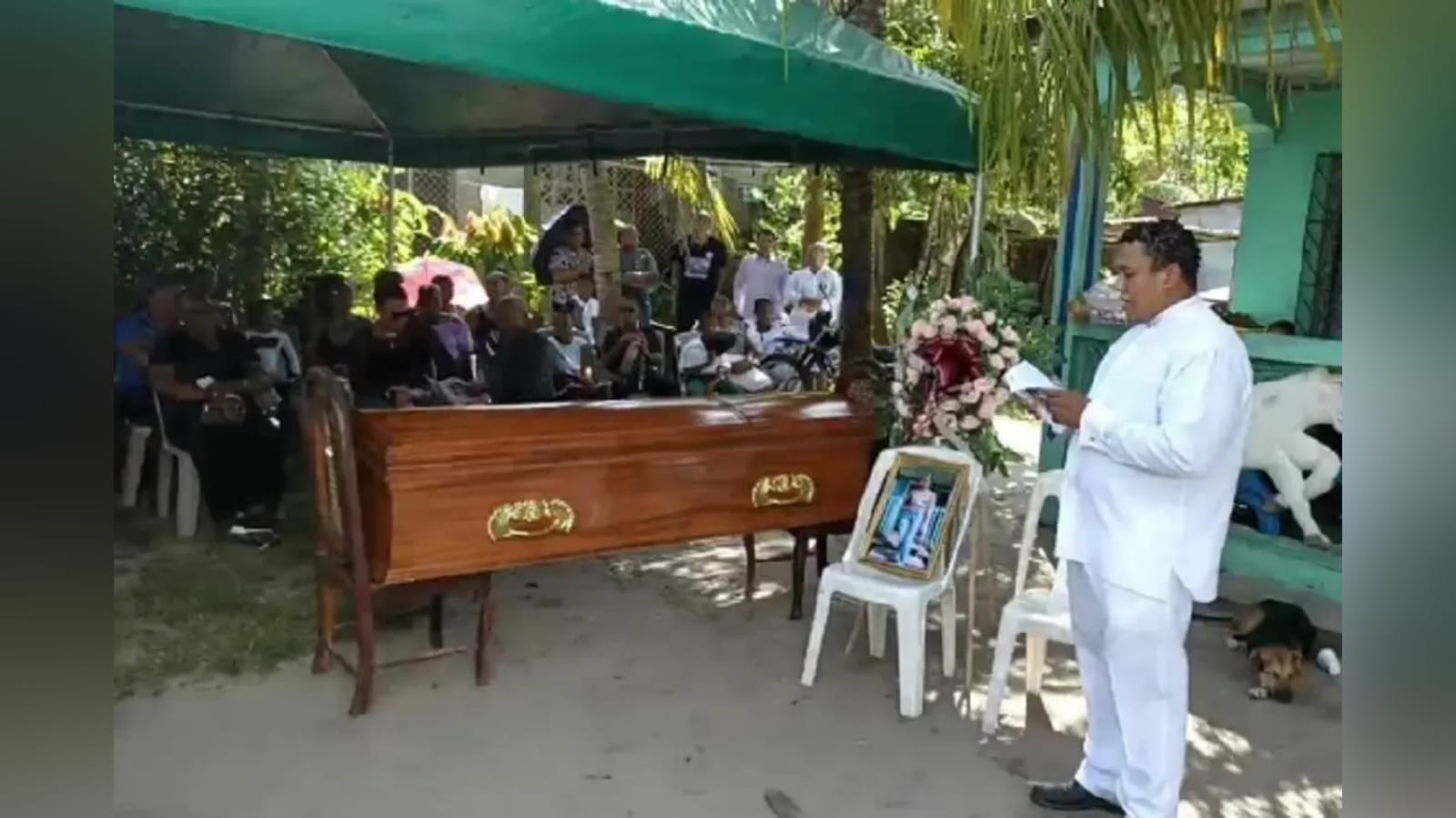 sepultan a joven asesinada por su ex padrastro