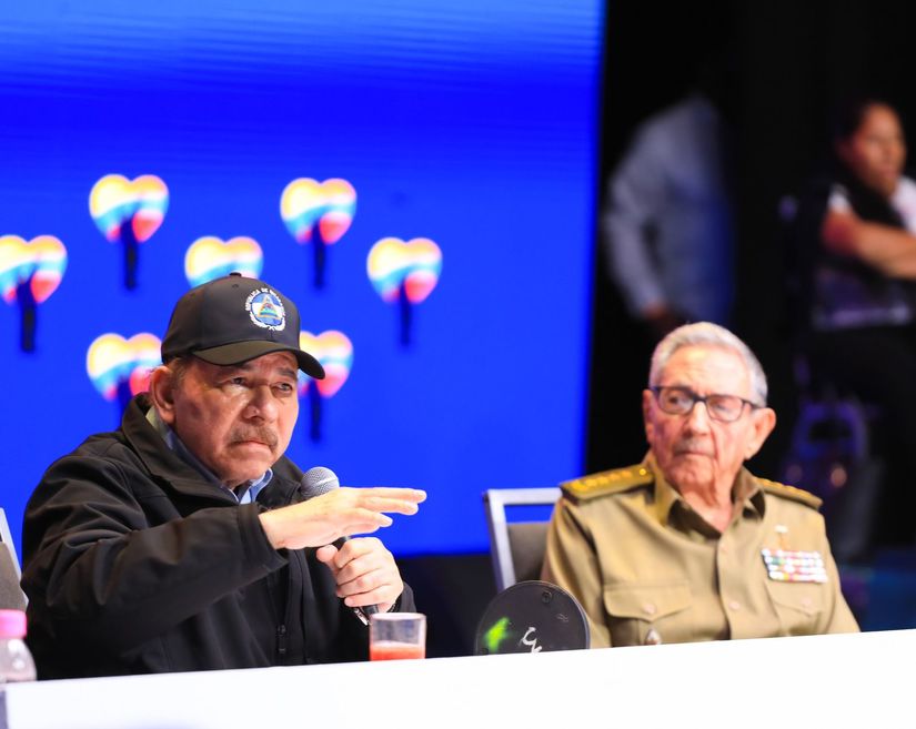 dictador daniel ortega en venezuela partcipa del homenaje a hugo chavez por el 10 aniversario de su fallecimiento