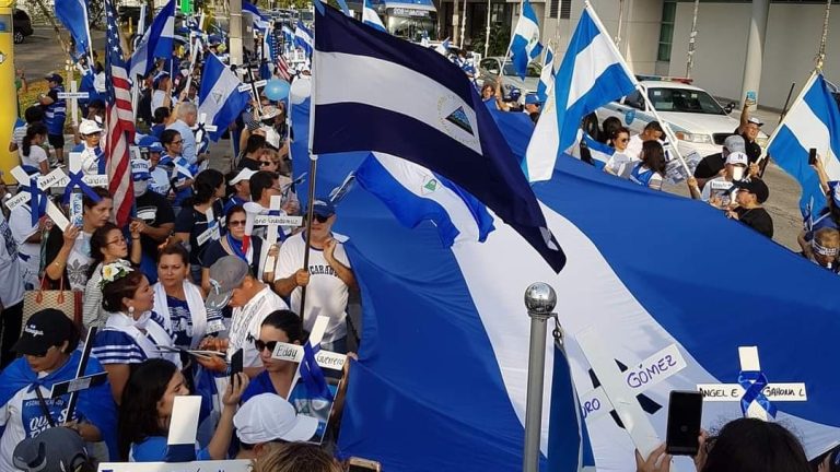Nicaragüenses convocan a marcha "Las Cruces" en Miami.