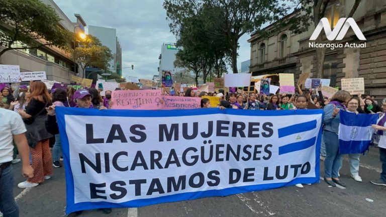 Nicaragüenses marchan en Costa Rica en ocasión dia de la Mujer