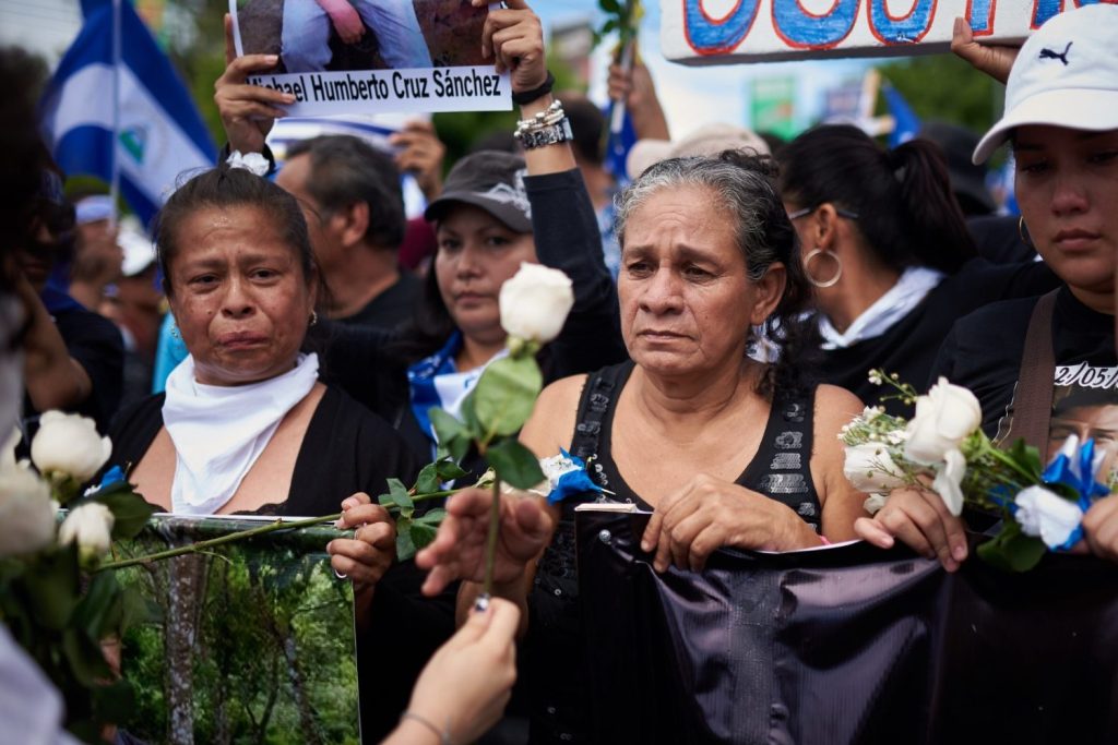Madres de Abril aún continúan exigiendo justicia por sus muertos.