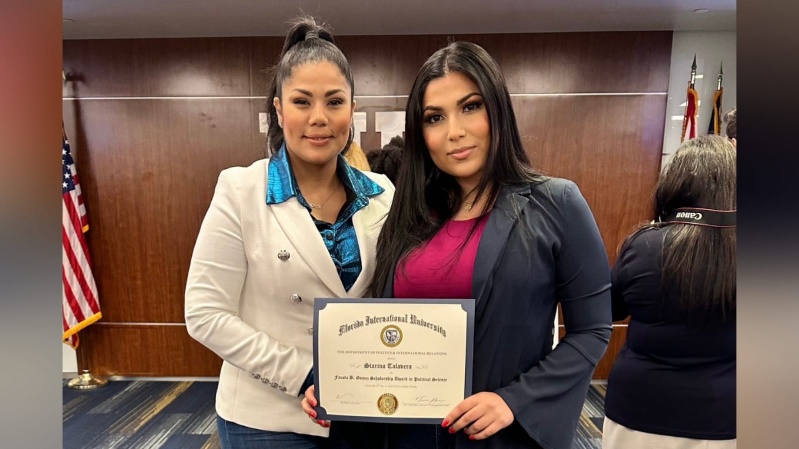 Hija de Irlanda Jeréz gana beca de estudio de la Universidad de Florida