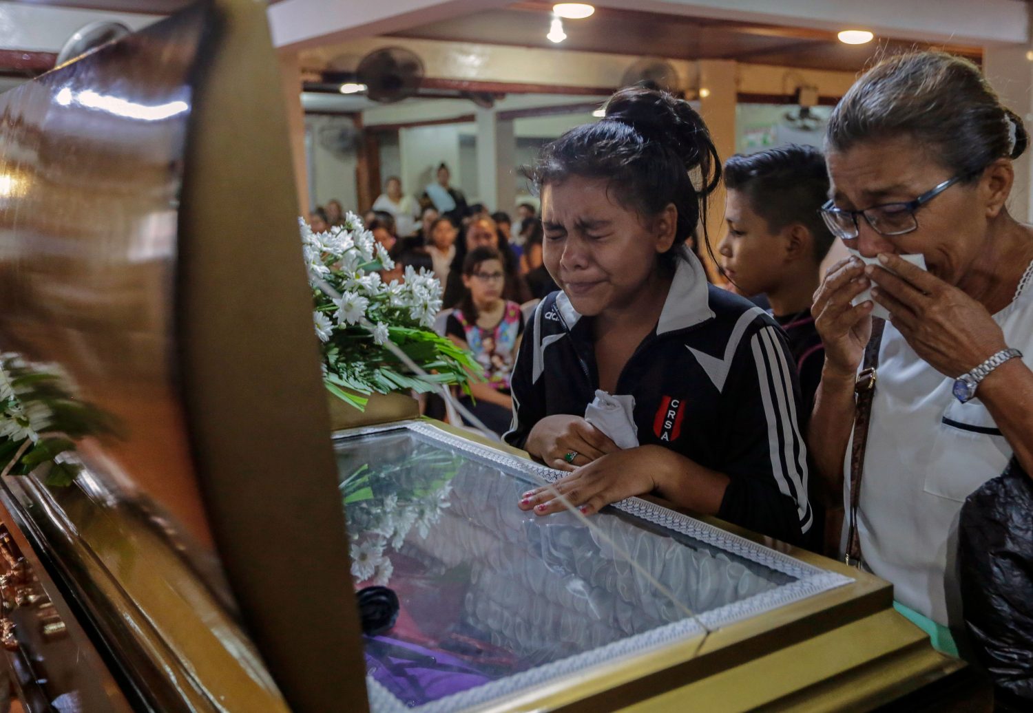 madres lloran sus hijos asesinados por daniel ortega y rosario murillo