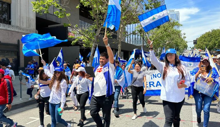 nicaraguenses marchan en Los Ángeles Estados Unidos en conmemoracion de los 5 años de la resistencia ciudadana