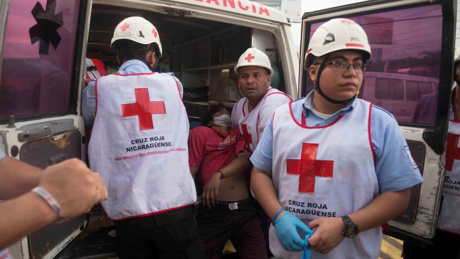 Dictadura cancela personería jurídica de la Cruz Roja