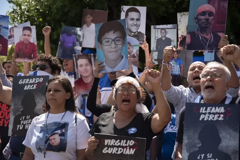 Madres de Abril demandan justicia por el asesinato de sus hijos de parte de la dictadura foto cortesia confidencial