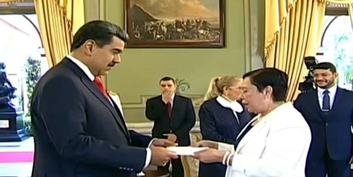 daysi torres embajadora de la dictadura en venezuela entrega cartas credenciales a nicolas maduro