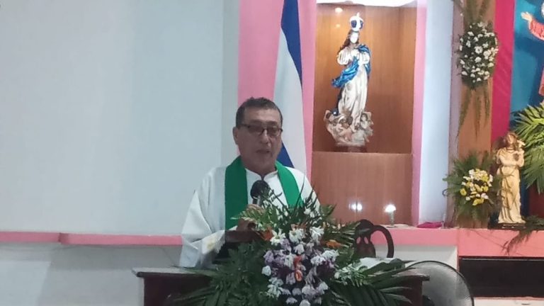 Policía detiene a sacerdote de Chinandega