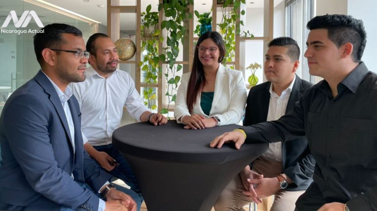 Jóvenes de Nicaragua Cuba y Venezuela exigen ante la OEA acciones contundentes en contra de las tres dictaduras