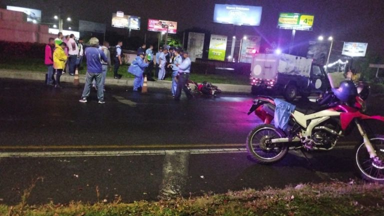 dos jóvenes motorizados pierden la vida en accidente de tránsito