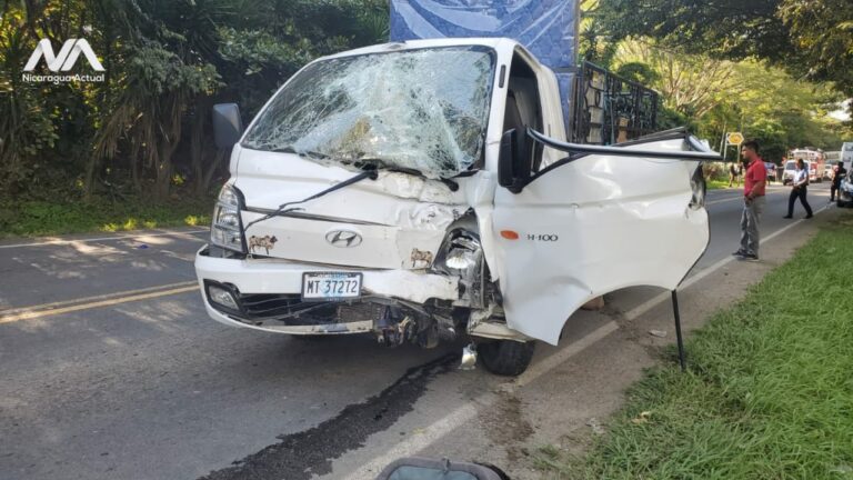 Conductor de camión resulta lesionado tras colisionar contra un árbol. accidente de tránsito Foto: NA. accidentes